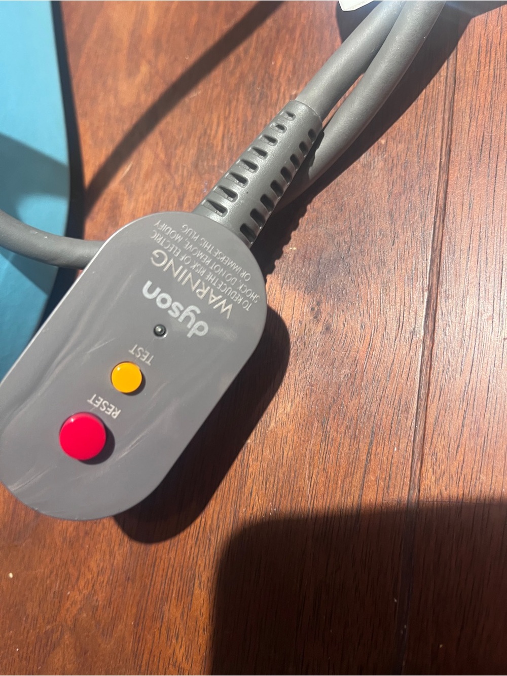 Dyson blow dryer candy pop edition - Picture 7 of 15